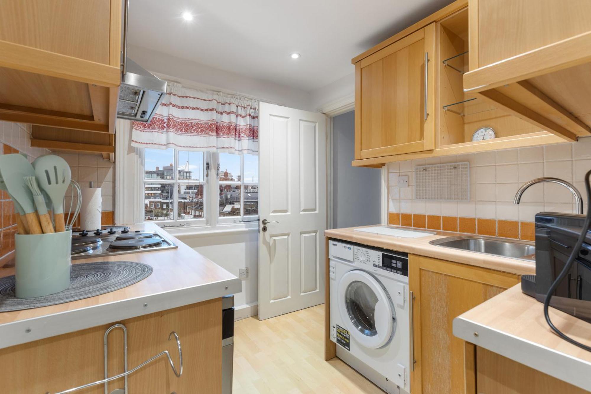 Heavenly Stays, Knightsbridge, Stylish 2-bd Escape Londra